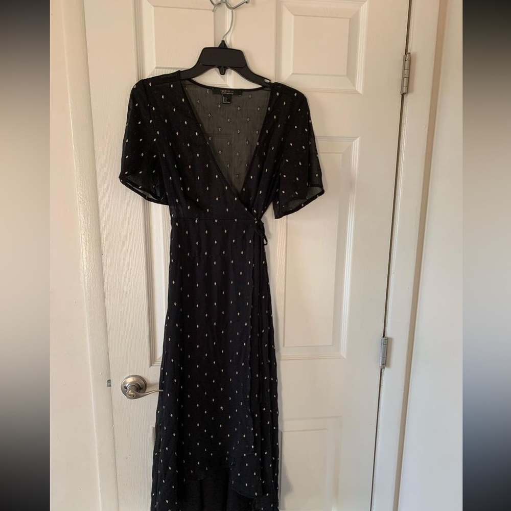 Tie around black flowy dress